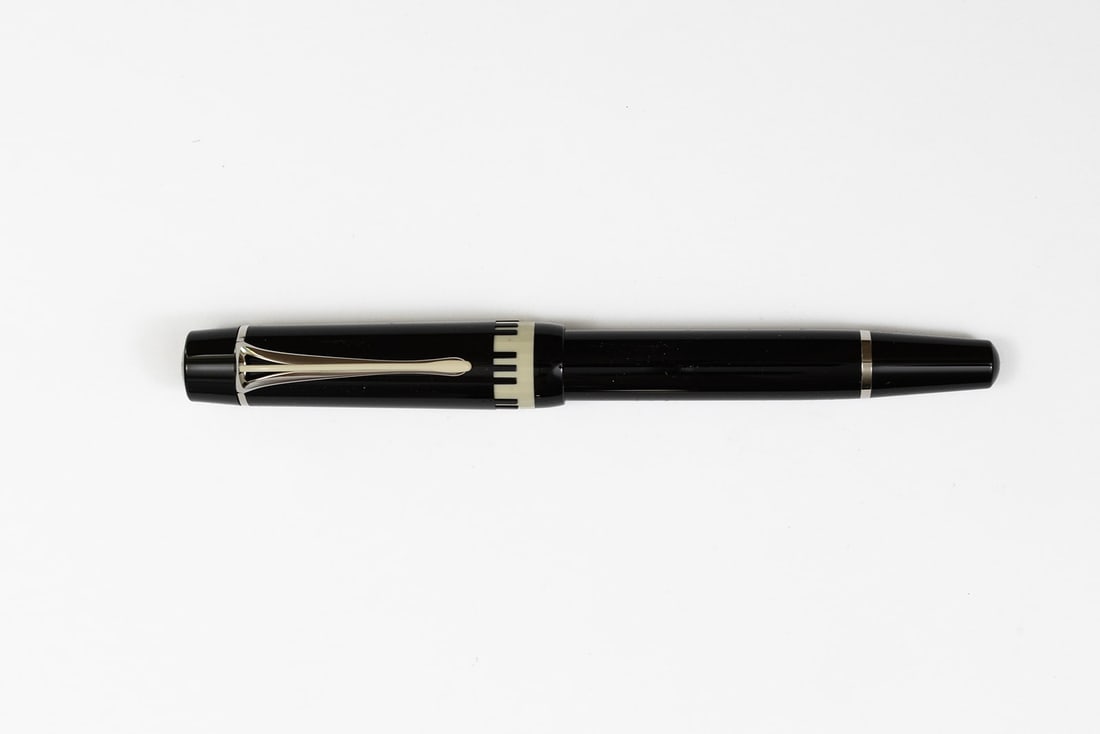 Montblanc Herbert von Karajan Fountain Pen, Boxed (1 of 4)