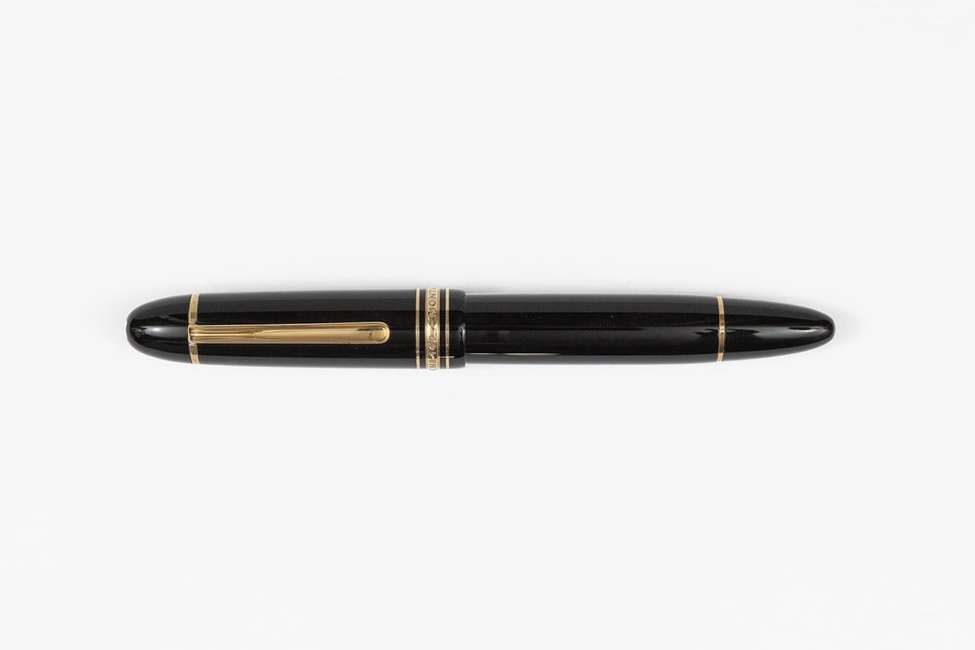 Montblanc 149 Meisterstück Fountain Pen: Montblanc 149 Meisterstuck fountain pen. Likely dating from the late 1980’s with bi-colour 4810 14K Montblanc fine nib and split ebonite feed. The clip is marked Germany and cap band Montblanc - Mei