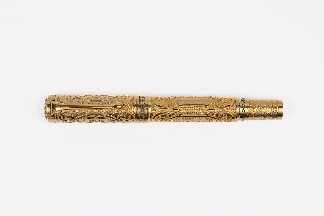 Aurora Benvenuto Cellini 1997 Hong Kong LE Fountain Pen (1 of 4)