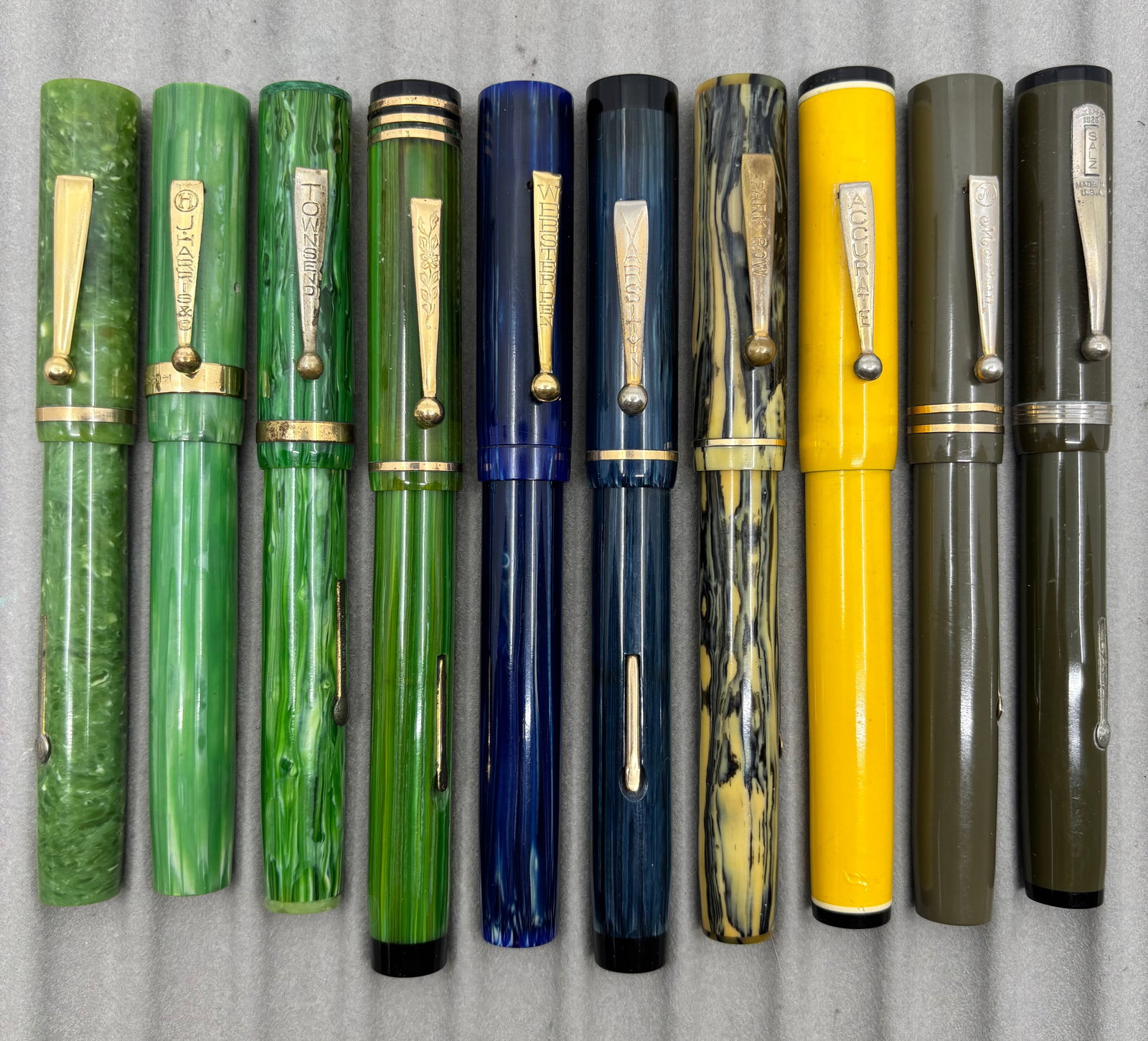 Oversized Flattop Celluloid Fountain Pen Lot (10), 14K Gold Nibs: Oversized flattop celluloid fountain pen lot (10). Oversized flattop fountain pens from the 1920’s-30’s with 14K solid gold nibs made by Accurate, Good Service, J Harris, Morton, Park Row,