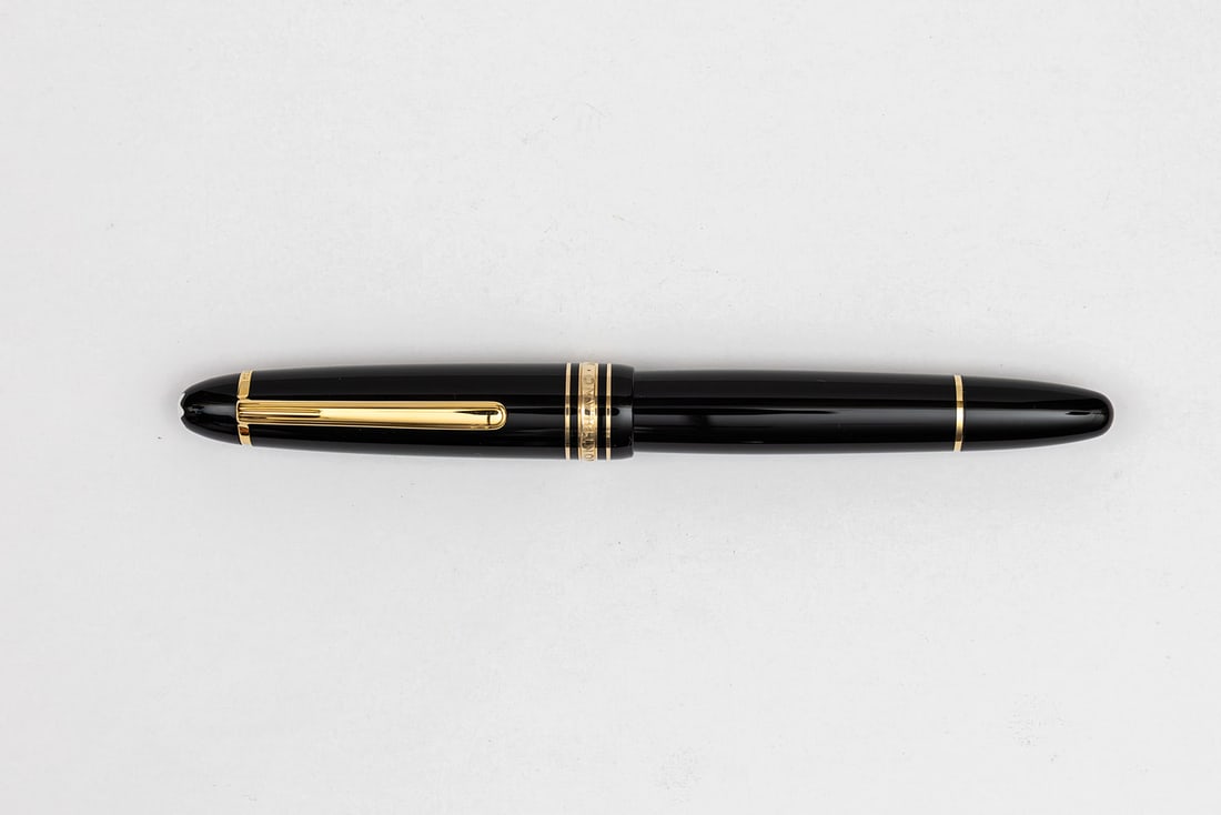 Montblanc 147 Le Grand Meisterstück Travellers Fountain Pen (1 of 4)