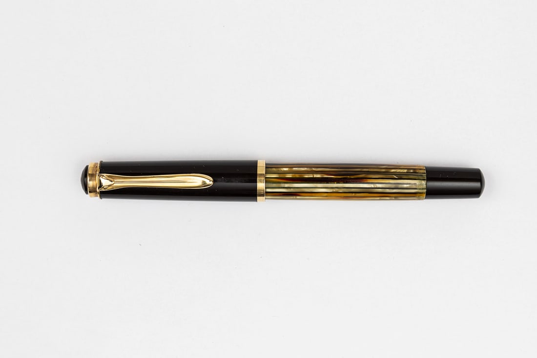 Pelikan 400 Tortoise Brown Stripe Fountain Pen (1 of 3)