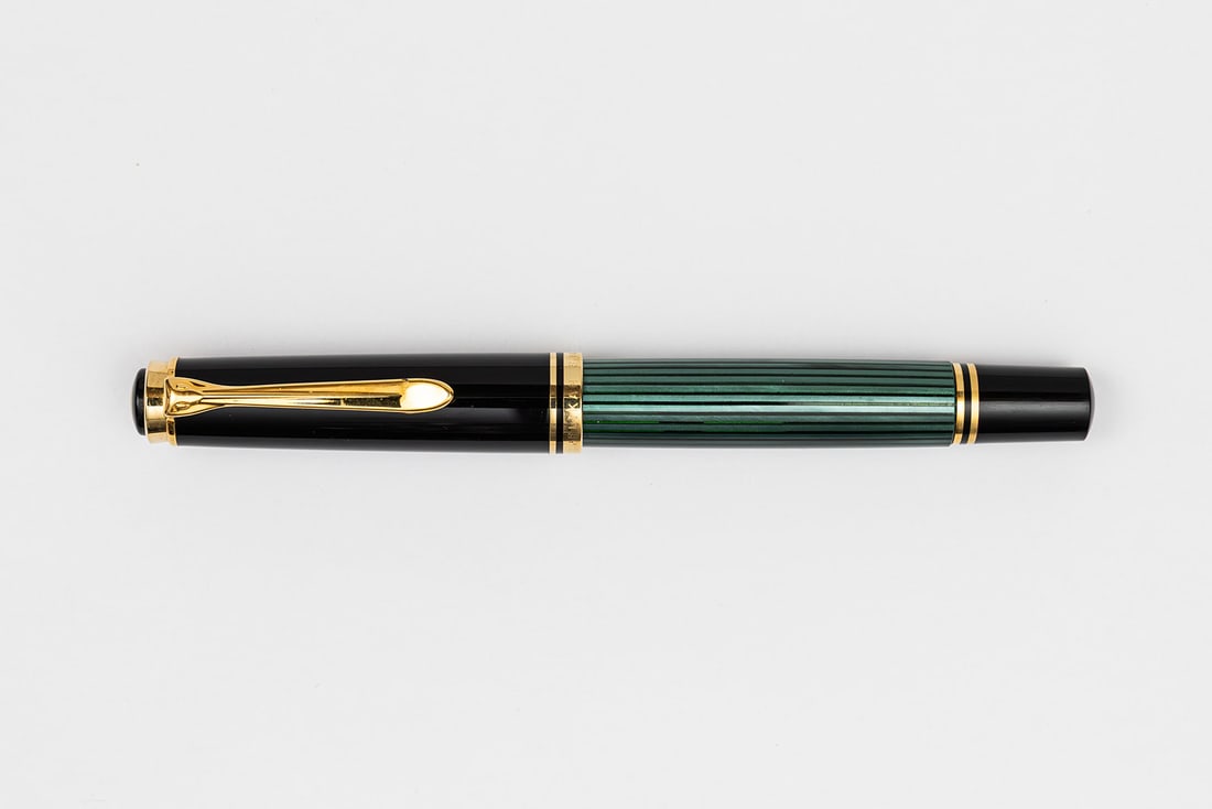 Pelikan M600 Green Striated Fountain Pen (1 of 3)