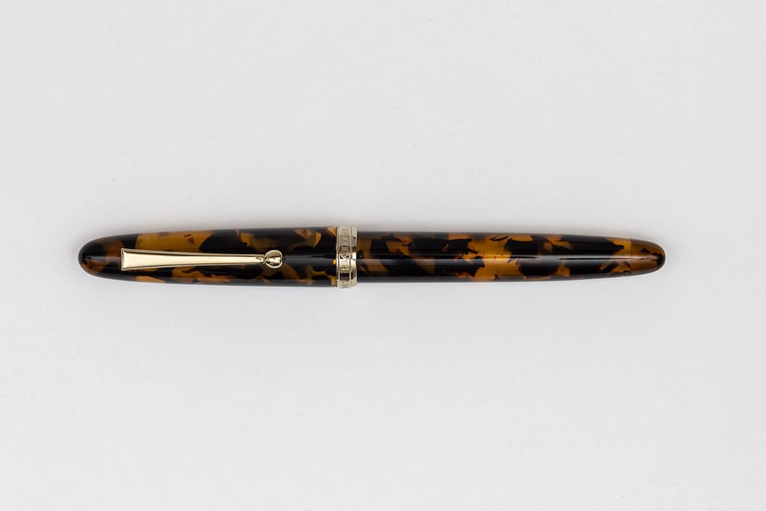 Sailor Magellan Tortoise Marble Fountain Pen (1 of 3)