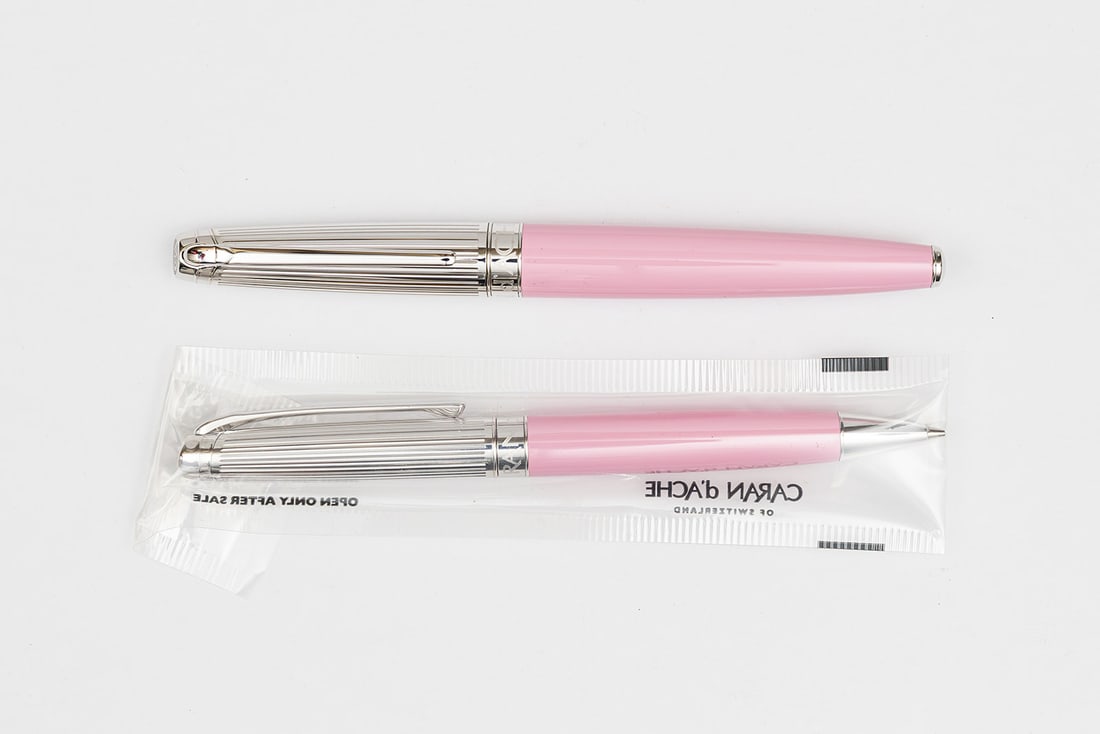 Caran d’Ache Leman Bi-Colour Rose Fountain Pen & Pencil Set (1 of 4)