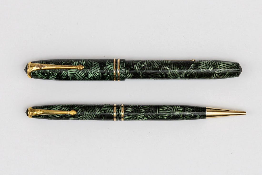 Conway Stewart 24 Green Hatched Double Banded Fountain Pen Set, Boxed (1 of 3)