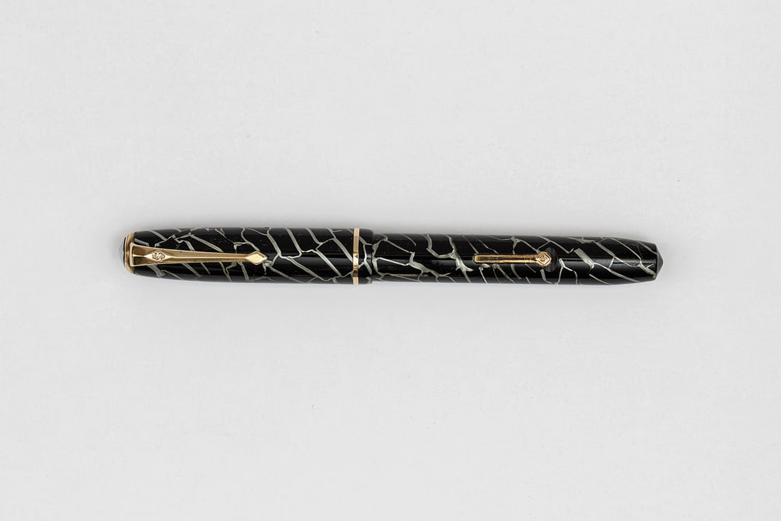 Conway Stewart 28 Cracked Ice Fountain Pen (1 of 3)