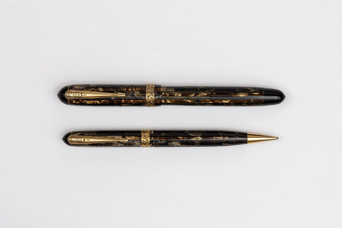 Eagle Prestige Gold Marble Fountain Pen Set, Original Sticker Flex Nib (1 of 4)