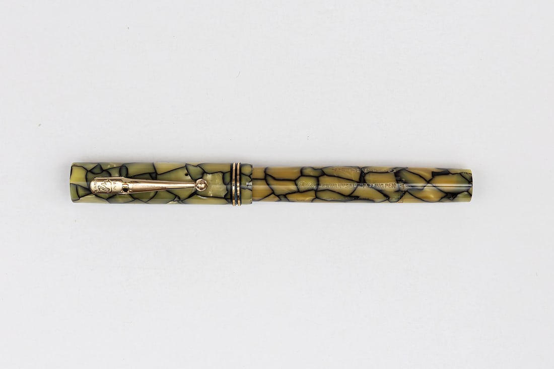 Mabie Todd Swan Pearl & Black Veins 46 Eternal Fountain Pen (1 of 3)