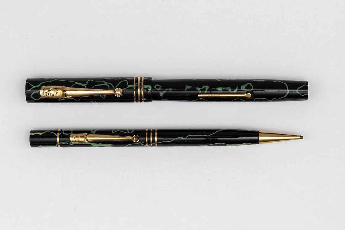 Mabie Todd Swan Green Veined & Black Fountain Pen Set (1 of 3)