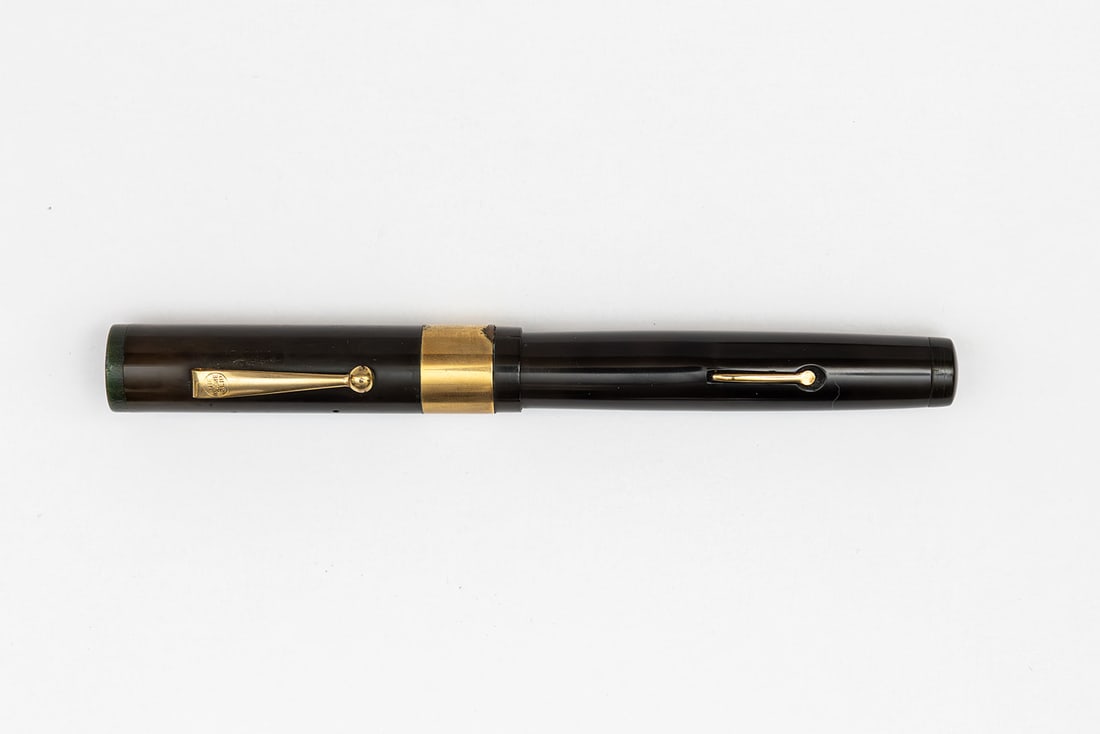 Moore Monarch Oversized Black Hard Rubber Fountain Pen (1 of 3)