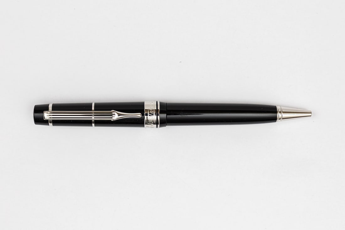 Montblanc Arturo Toscanini Donation Series Ballpoint Pen, Boxed: Montblanc Arturo Toscanini Donation Series special edition ballpoint pen with box and accessories, circa 1997. This donation series pen made as a tribute to conductor Arturo Toscanini, engraved clip s