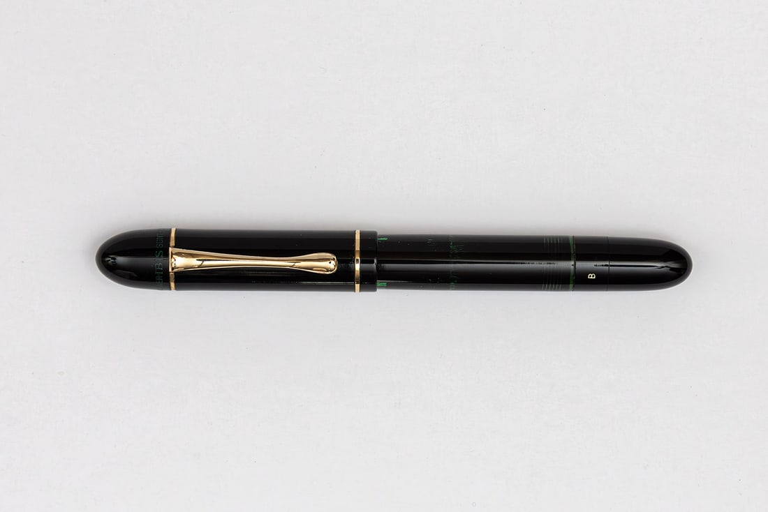 Pelikan Ibis 130 Black Fountain Pen, 14K Flexible Nib (1 of 3)