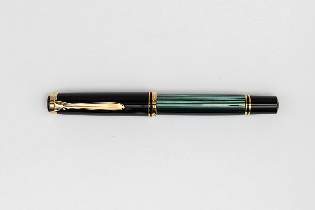 Pelikan M800 Souverän Green Striated Fountain Pen (1 of 3)