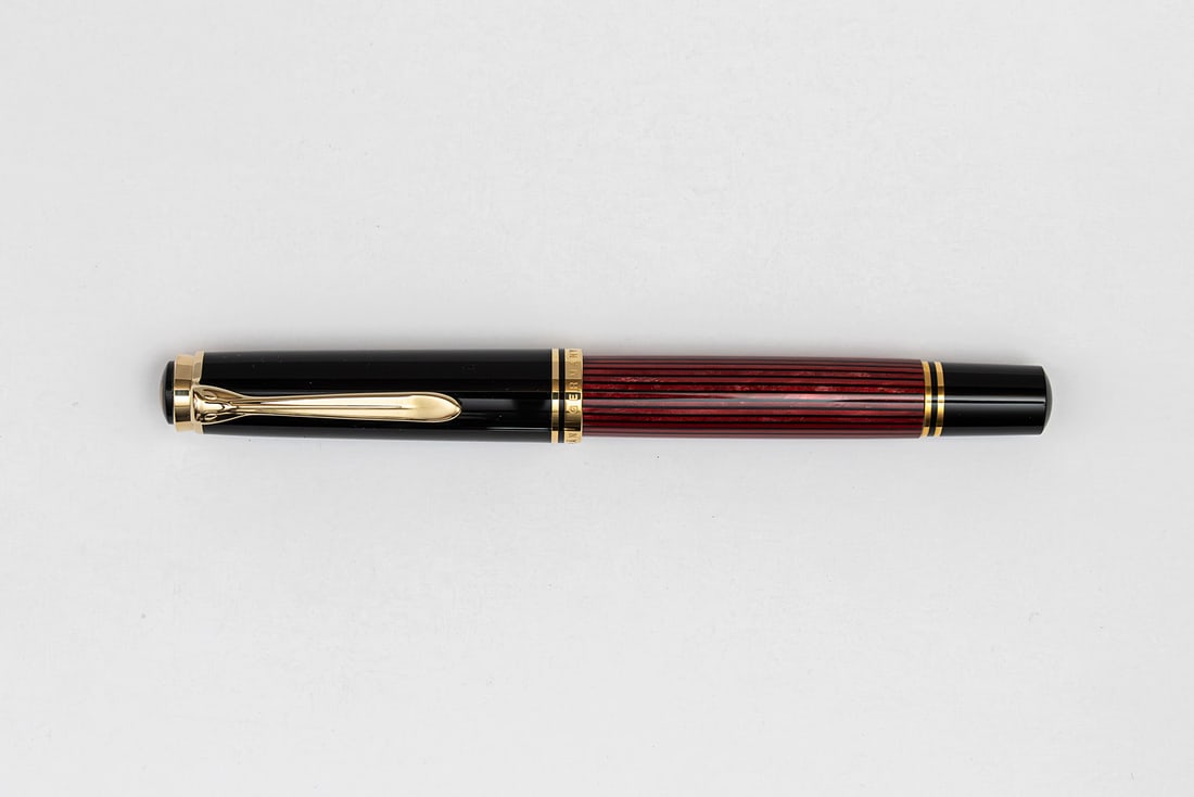 Pelikan M800 Souverän Red Striated Fountain Pen (1 of 3)