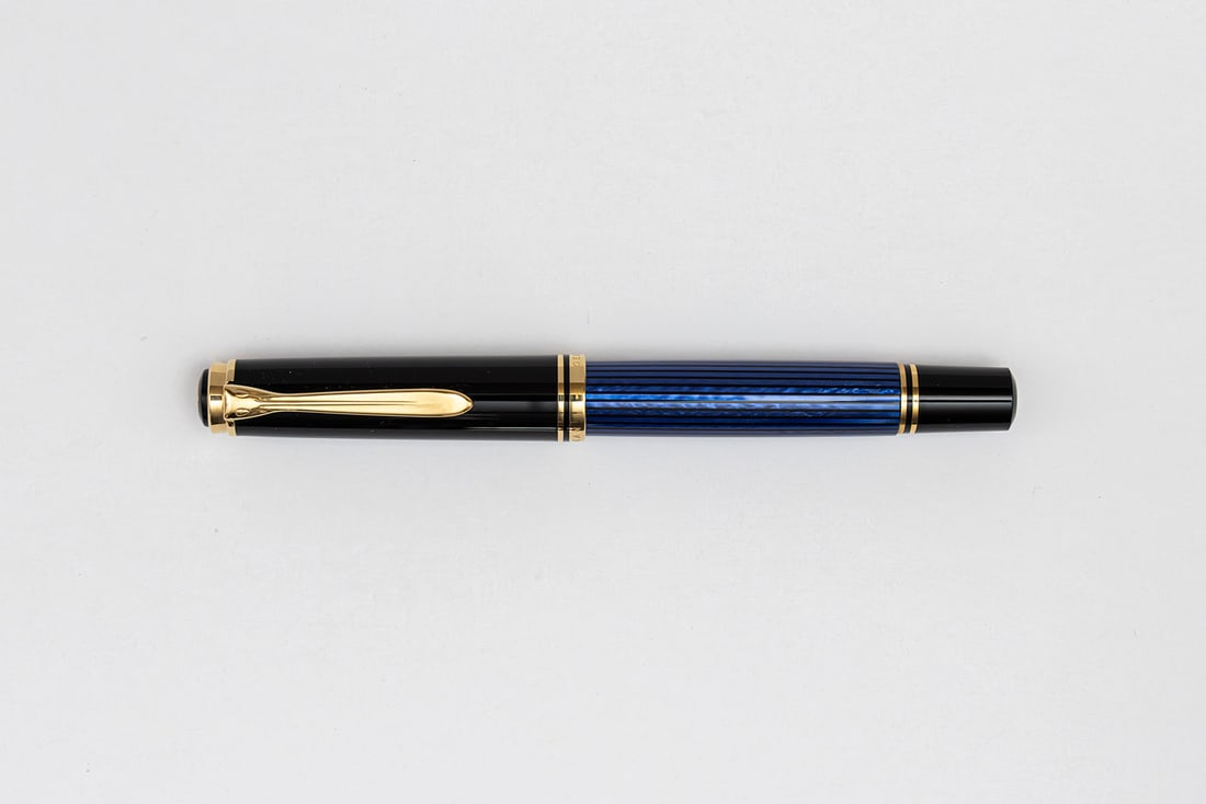Pelikan M800 Souverän Blue Striated Fountain Pen (1 of 3)