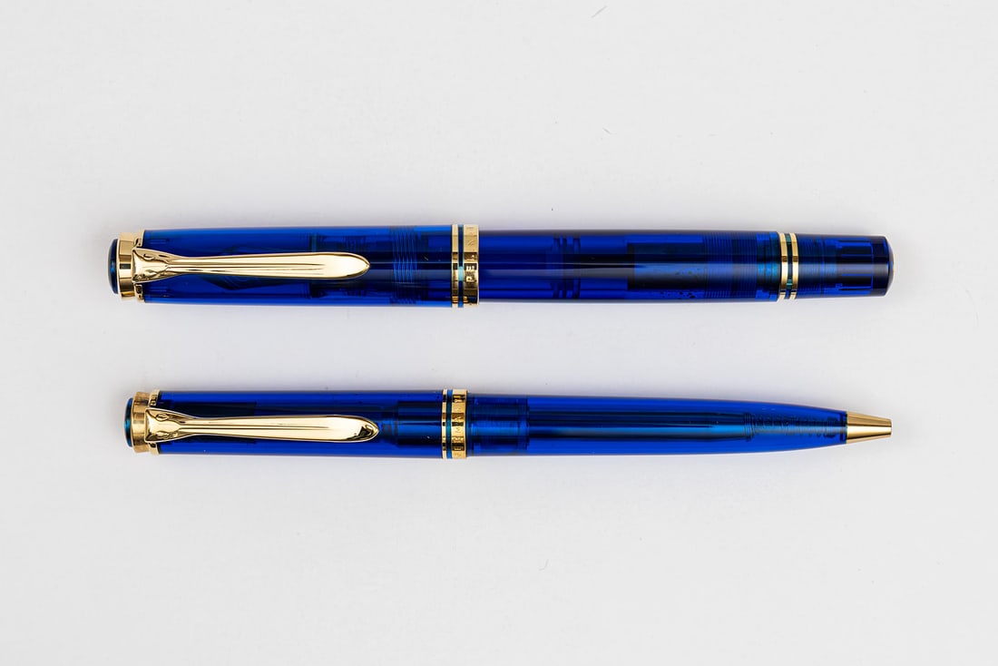 Pelikan M800 Blue Ocean LE Fountain Pen Set, Boxed (1 of 4)
