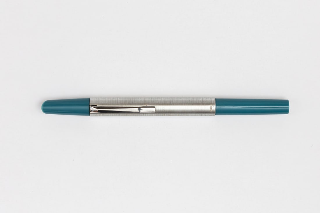 Pilot Capless Long Vanishing Point C-100RW Teal Blue Fountain Pen (1 of 3)
