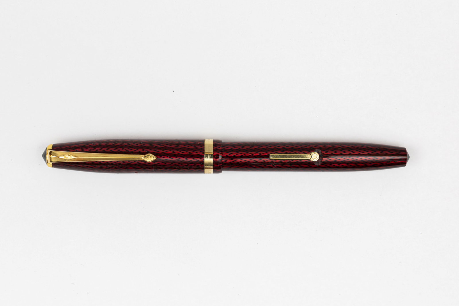 Conway Stewart 85L Red Herringbone Fountain Pen (1 of 3)