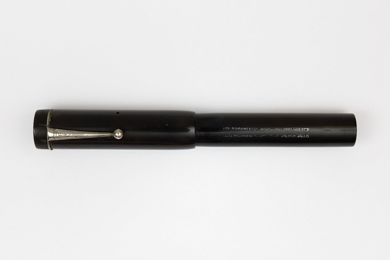 Parker Lucky Curve Black Giant Long Fountain Pen: Parker Black Giant long model black hard rubber fountain pen. The Black Giant was Parker’s largest production pen with #12 nib, these were meant to be a show stopper, whether at a pen shop or for a