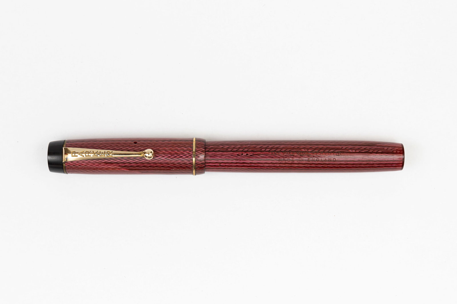 Parker Valentine Rose Herringbone Lever Filler Fountain Pen (1 of 3)