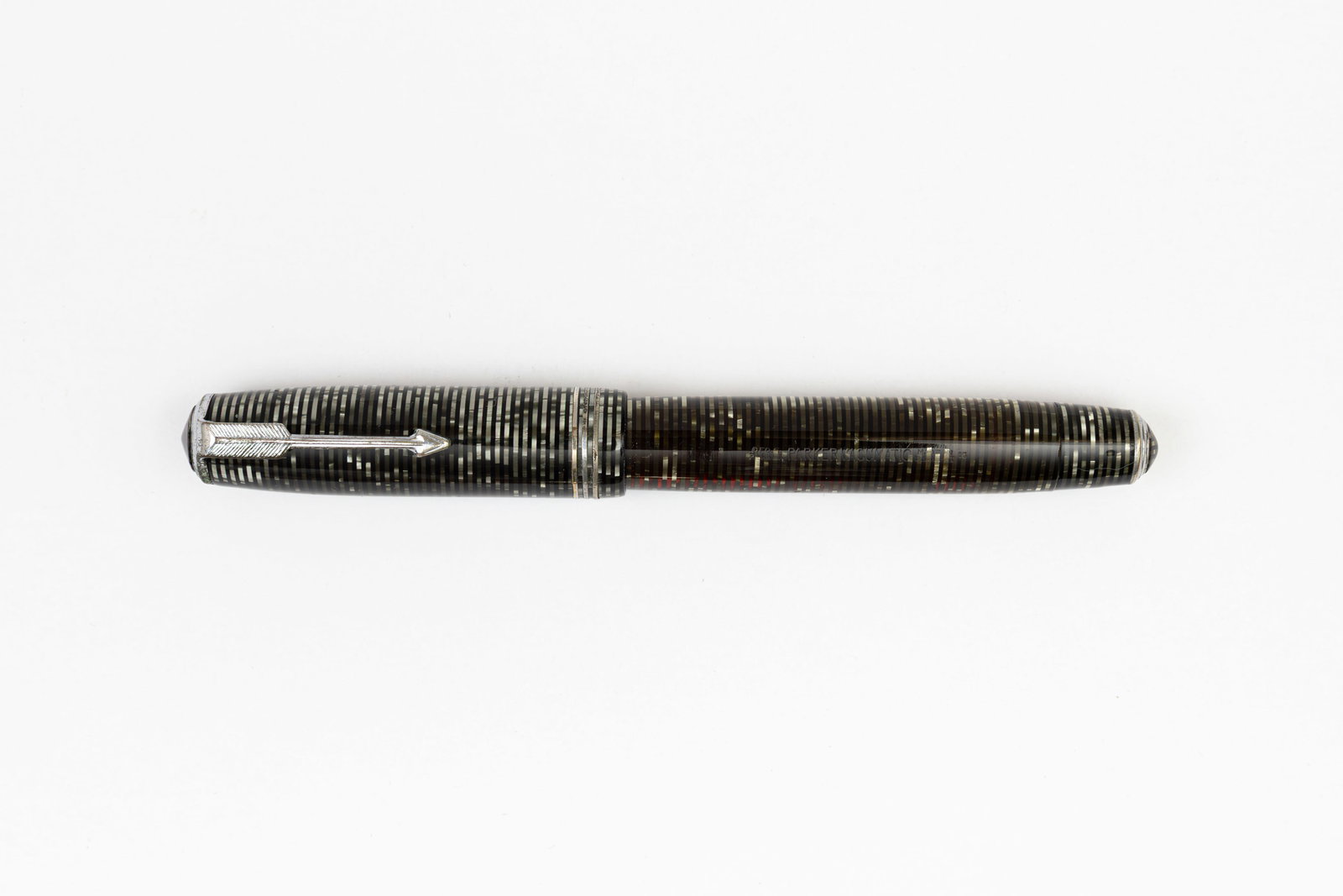 Parker Vacumatic Oversized Silver Pearl Fountain Pen (1 of 3)