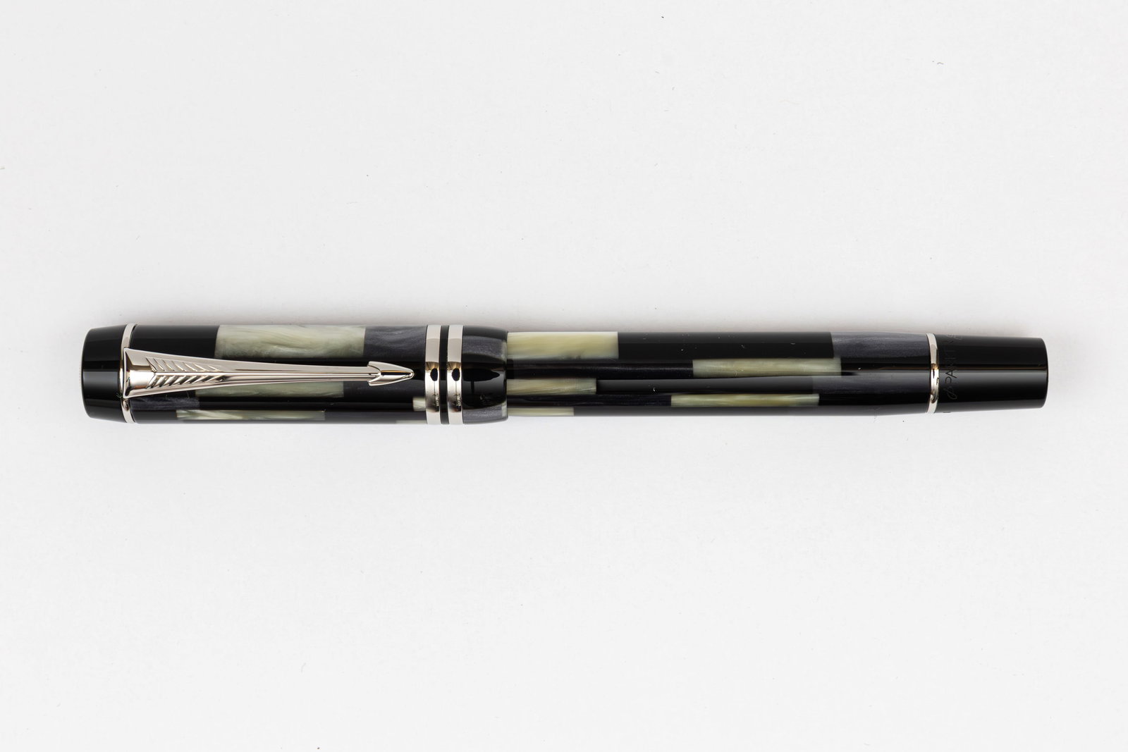 Parker Duofold Black Mosaic Fountain Pen, Boxed (1 of 4)