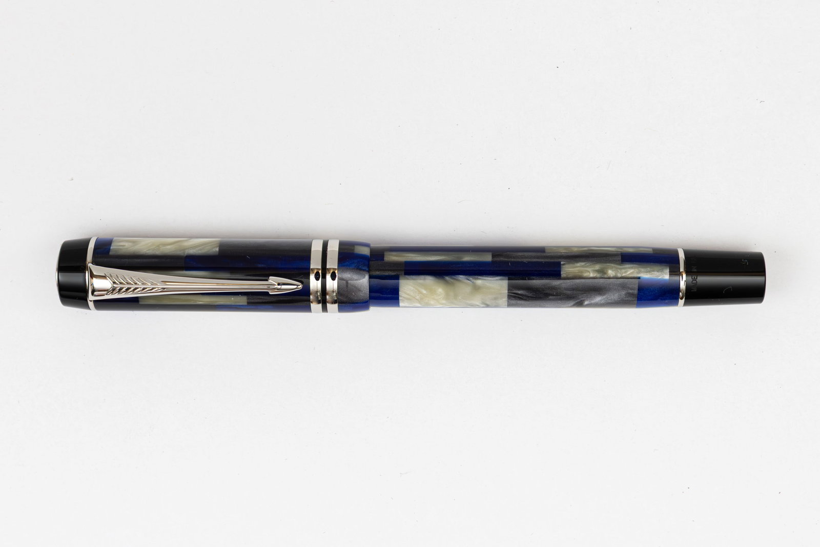 Parker Duofold Blue Mosaic Fountain Pen, Boxed (1 of 4)