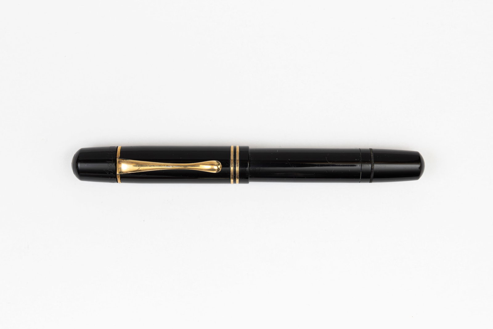 Pelikan 100N Black Fountain Pen Export Model (1 of 3)