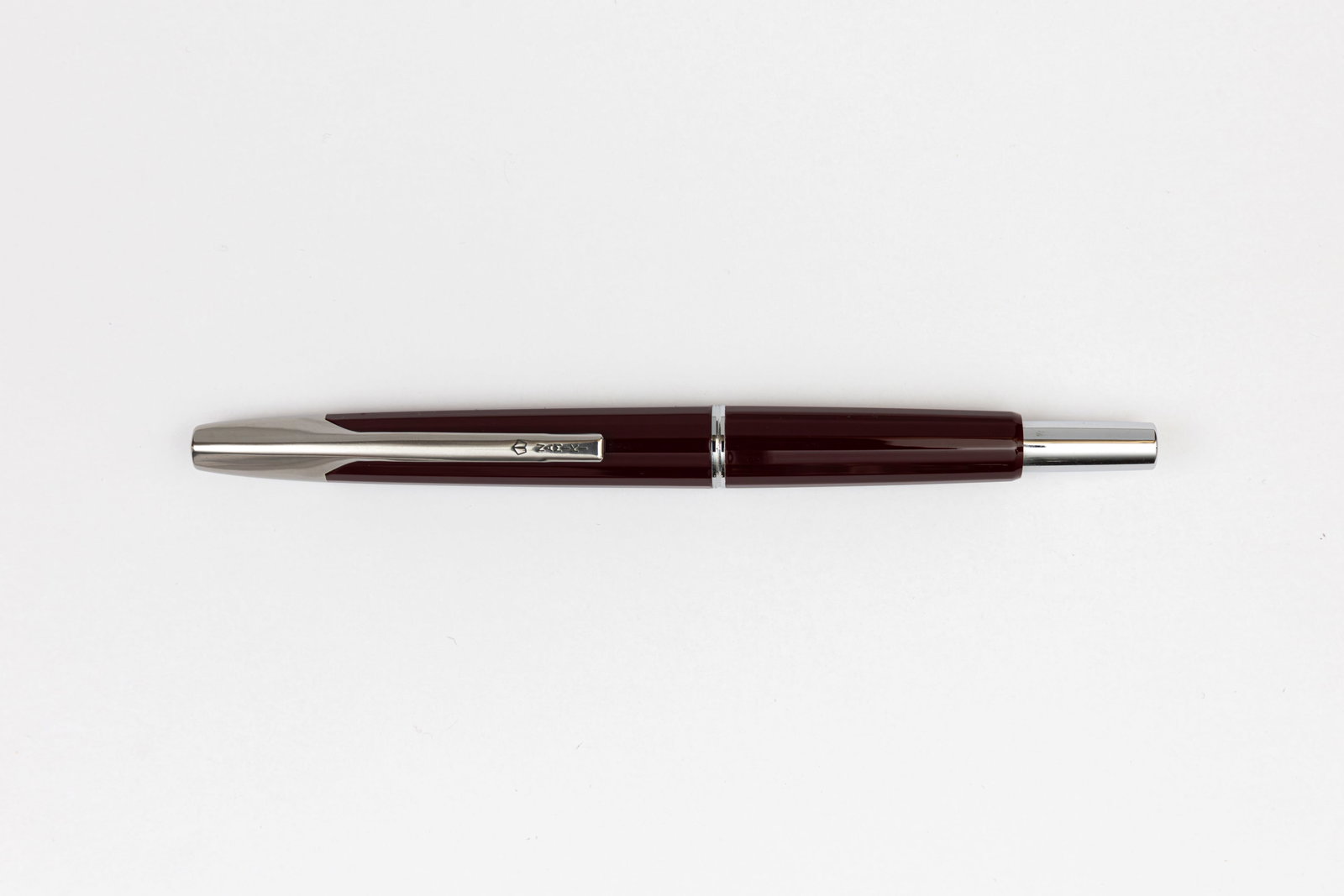 Pilot Namiki Vanishing Point Dark Red Fountain Pen (1 of 3)