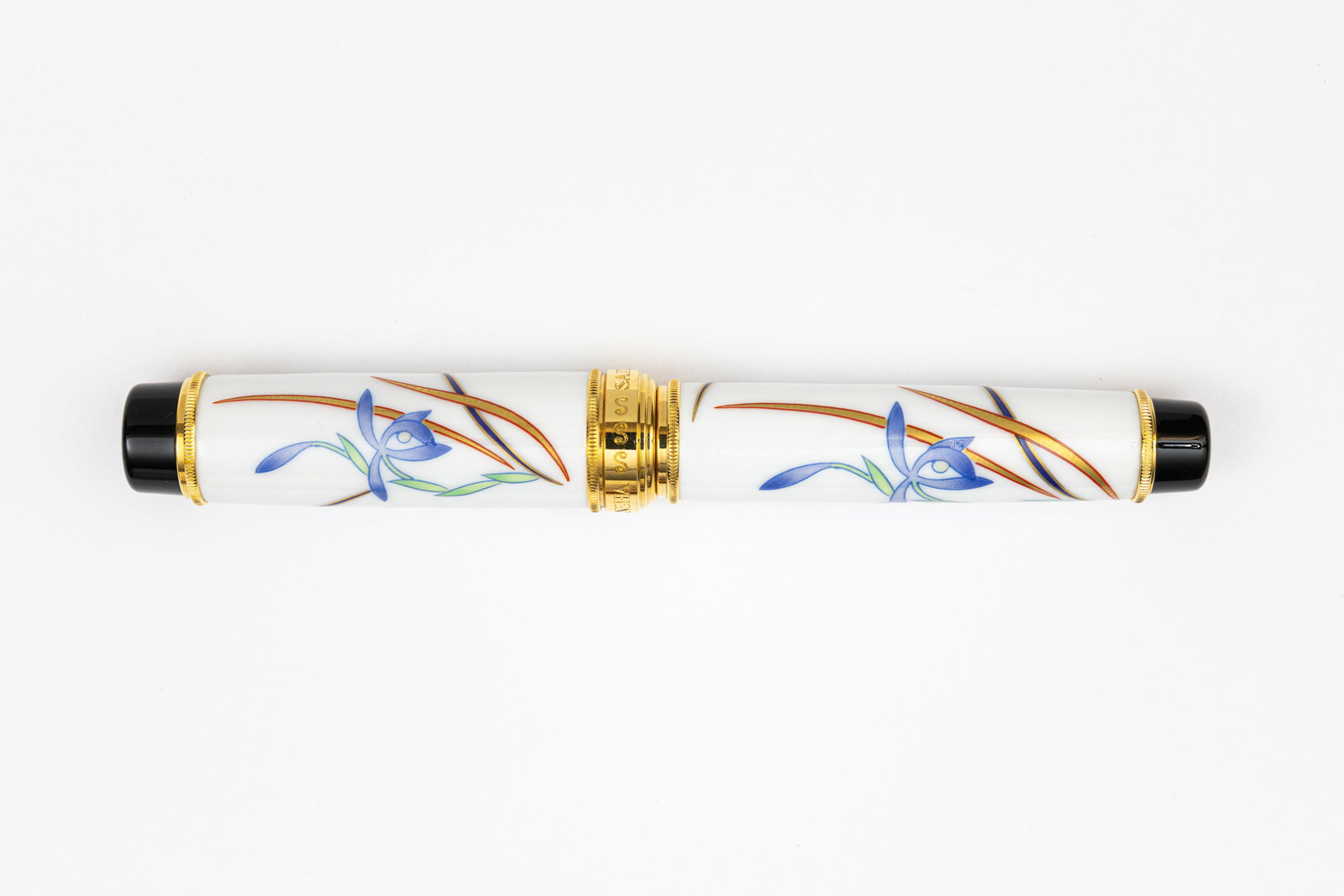 Sailor Arita Koransha Seika Shunran Porcelain Fountain Pen: Sailor Arita Seika Shunran (blue flower design) porcelain fountain pen by Koransha, circa 2007. Arita or Imari fine porcelain items were first produced in 1616, Sailor had Arita make this series of pe