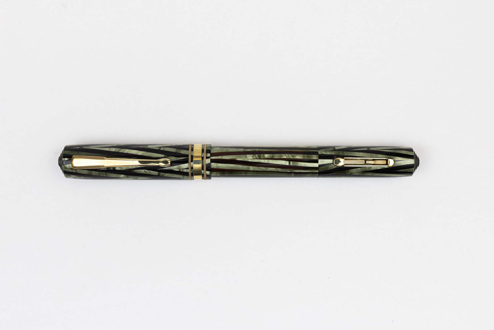 Waterman Ink Vue Deluxe Emerald Ray Fountain Pen, Music Nib: Waterman Ink-Vue Deluxe Emerald Ray fountain pen, special music nib, circa 1930’s. Deluxe version of the Ink-Vue with stepped ends and triple cap band along with matching coloured section in Emerald