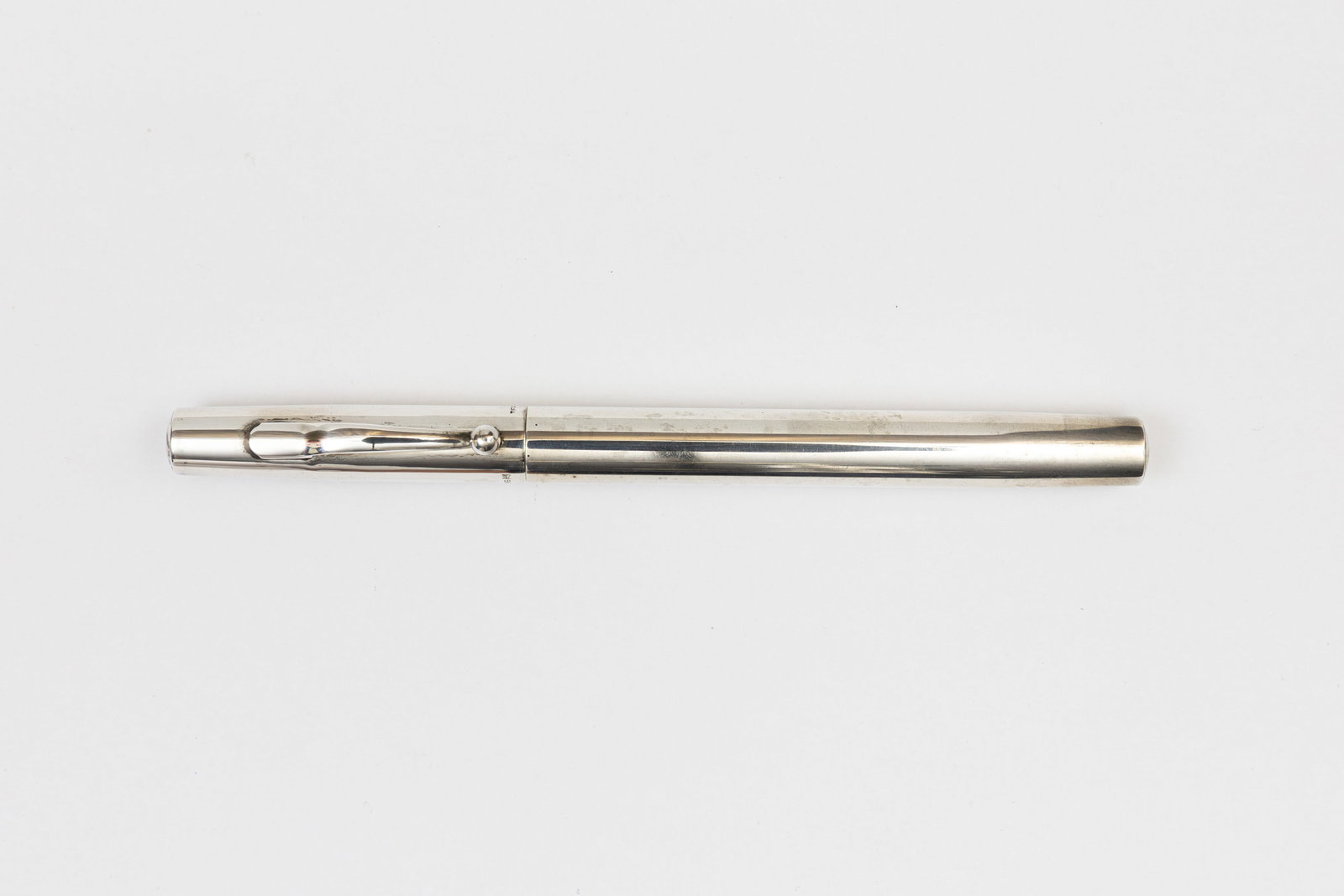 WS Hicks Tiffany & Co Smooth Sterling Silver Fountain Pen: WS Hicks Tiffany sterling silver overlay fountain pen, circa 1930’s. Hicks made pens and pencils in gold and silver made overlays for some of the largest pen manufacturers of their time as well as j