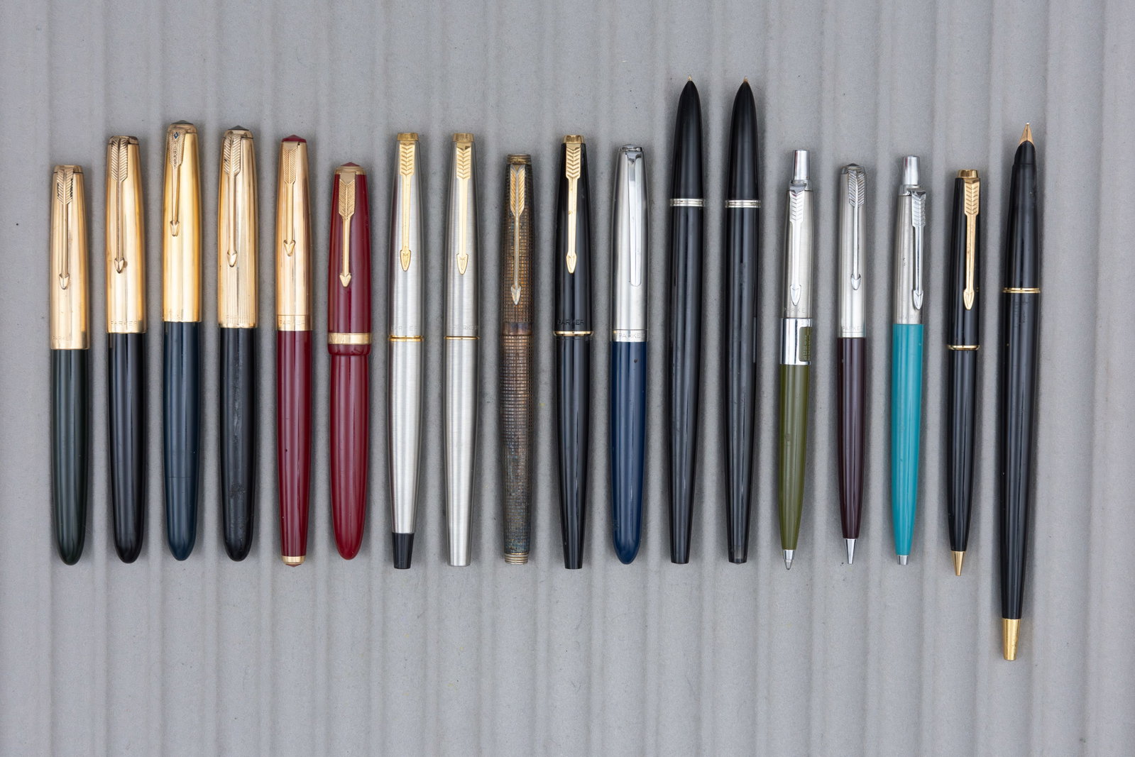 Parker Assorted Fountain Pens and Pencils (18) (1 of 2)