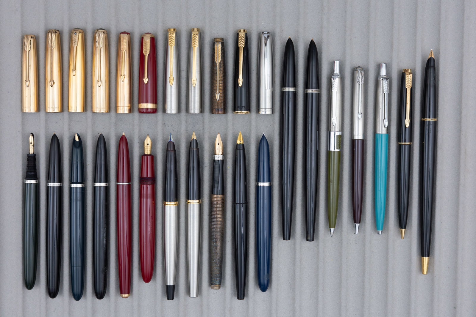 Parker Assorted Fountain Pens and Pencils (18) - 2