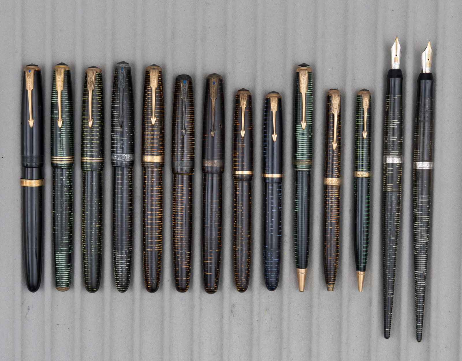 Parker Vacumatic Fountain Pens and Pencils (14) (1 of 2)