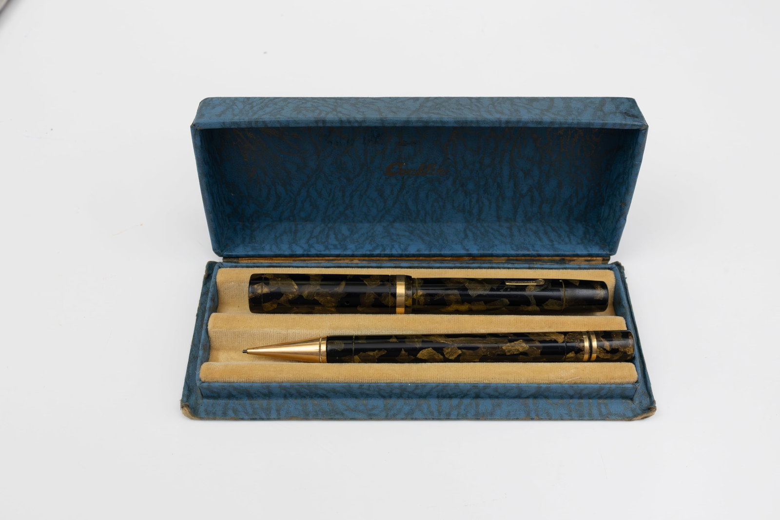 Conklin Endura and Symmetric Fountain Pens, Pencils Lot (4) - 3