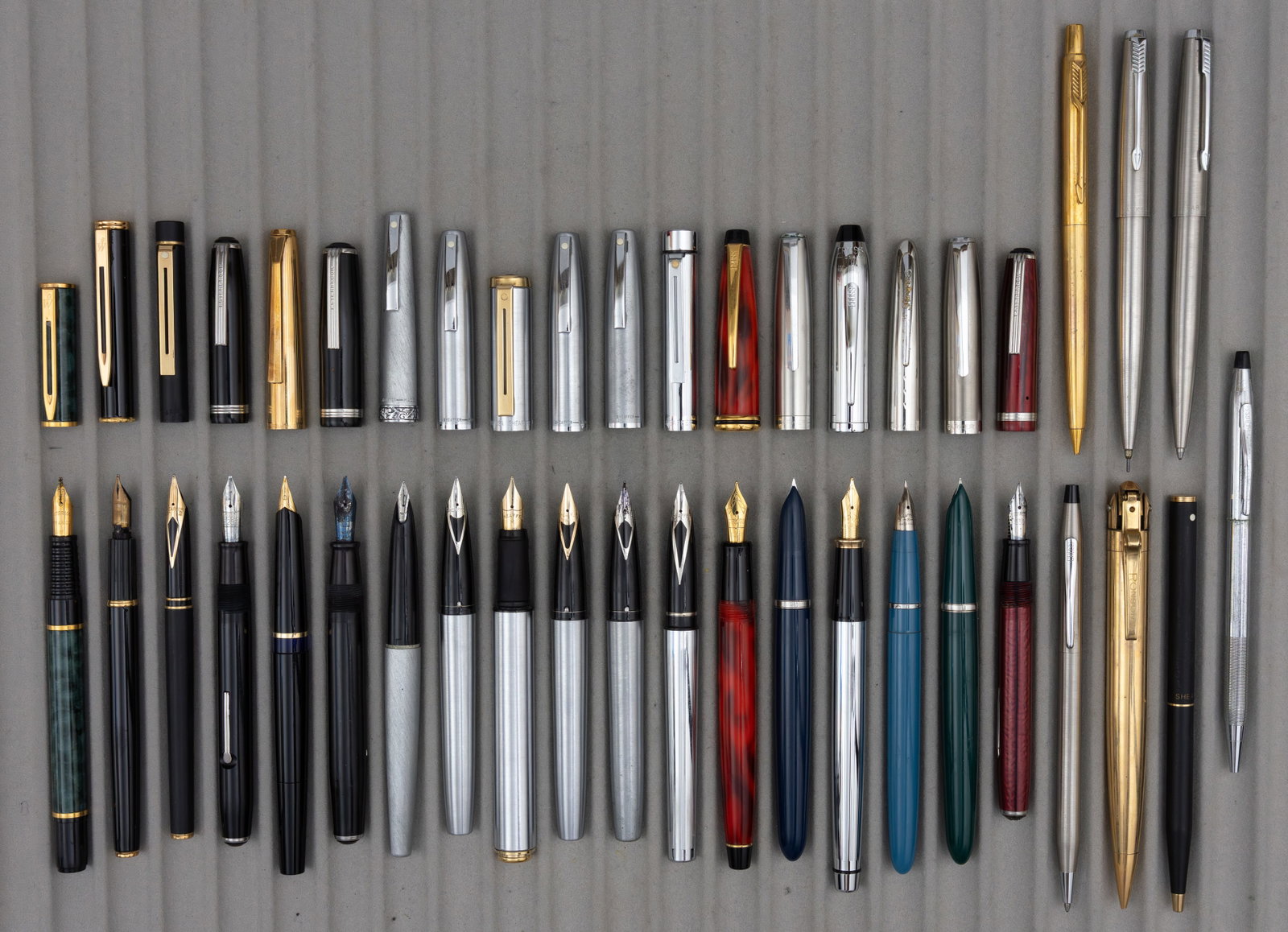 Assorted Mid Century, Modern Fountain Pens, Ballpoints and Pencils (25) - 2