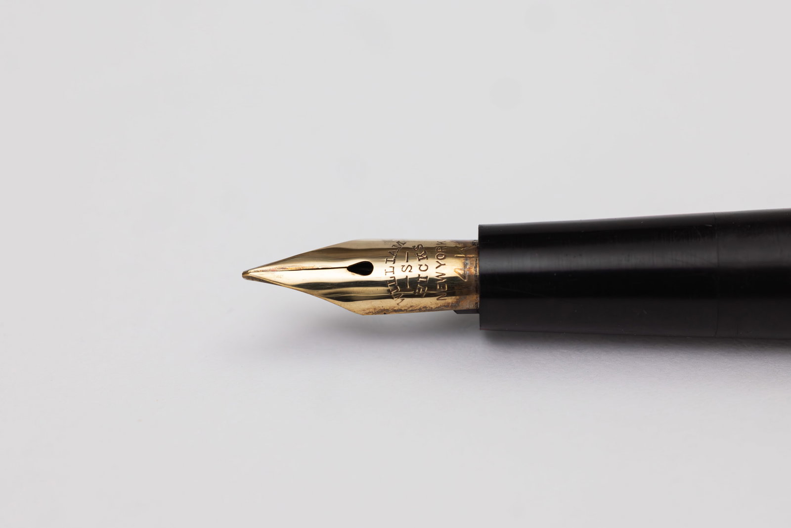 WS Hicks Century 300 Black Chased Hard Rubber Fountain Pen - 3