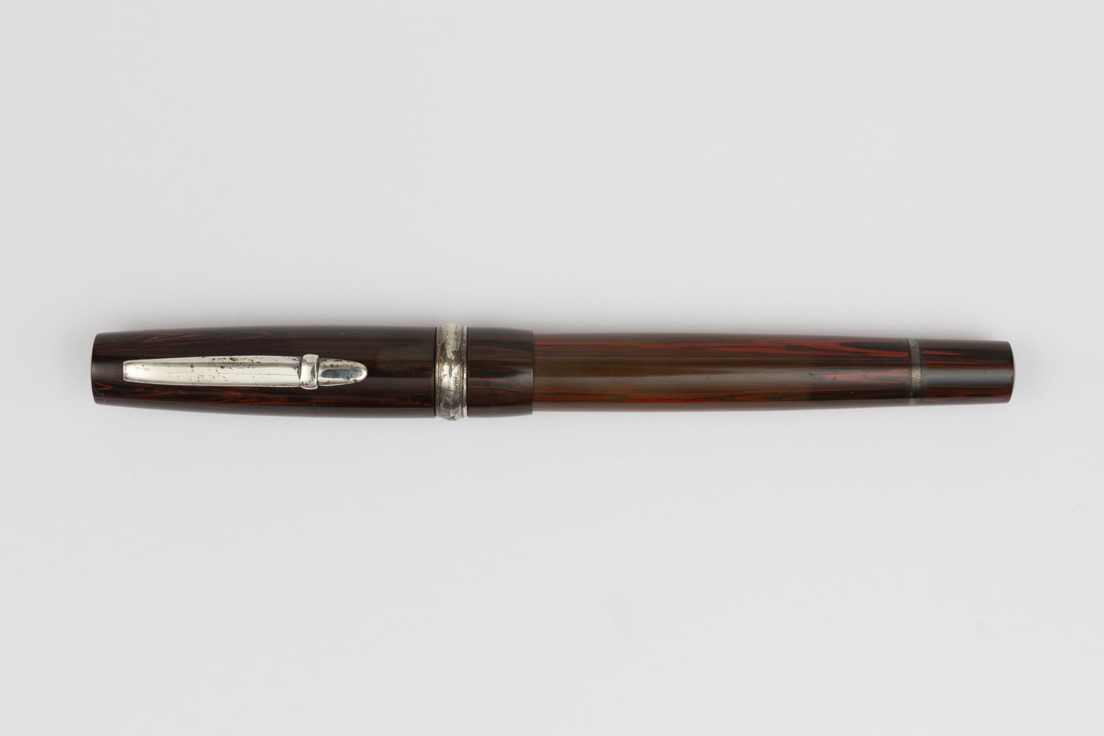 Stipula Novecento Red Mottled Sterling Trim Fountain Pen (1 of 3)