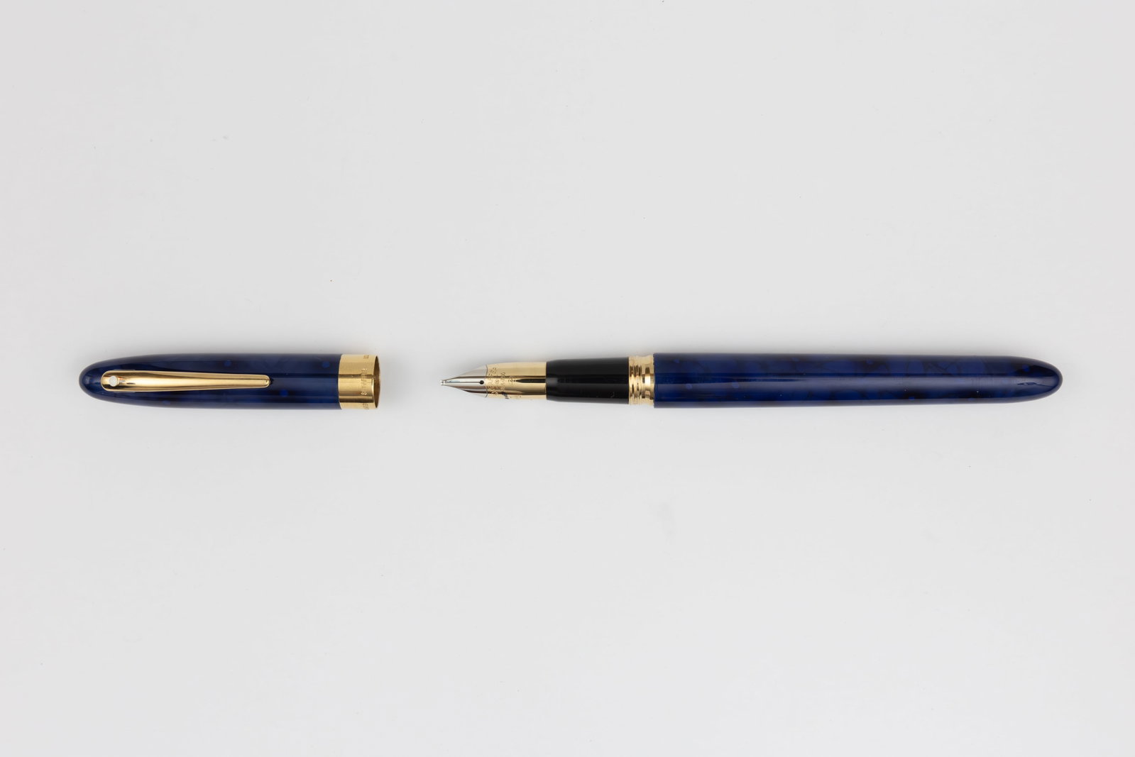 Sheaffer Crest Nova Blue Fountain Pen, 18K Stub Nib - 2