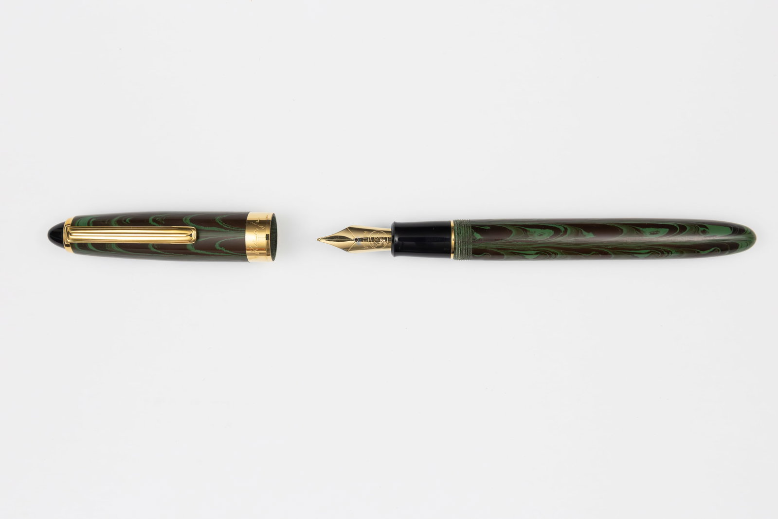Recife Green and Black Mottled Hard Rubber Fountain Pen, Boxed - 2