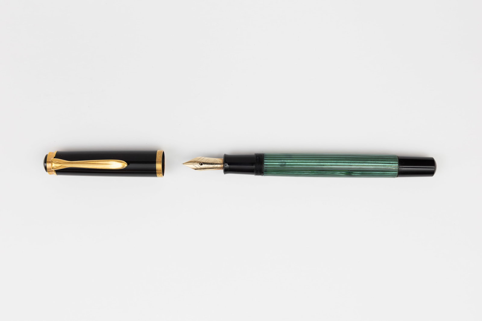 Pelikan M400 Pre 1997 Green Striated Fountain Pen - 2