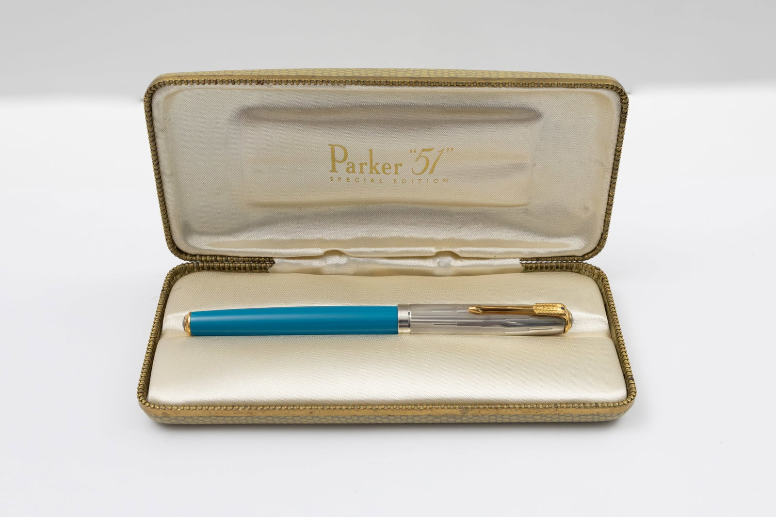 Parker 51 Special Edition Vista Blue Fountain Pen, Boxed (1 of 4)