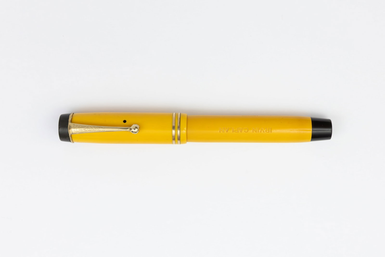 Parker Duofold Senior Streamline Mandarin Yellow Fountain Pen (1 of 3)