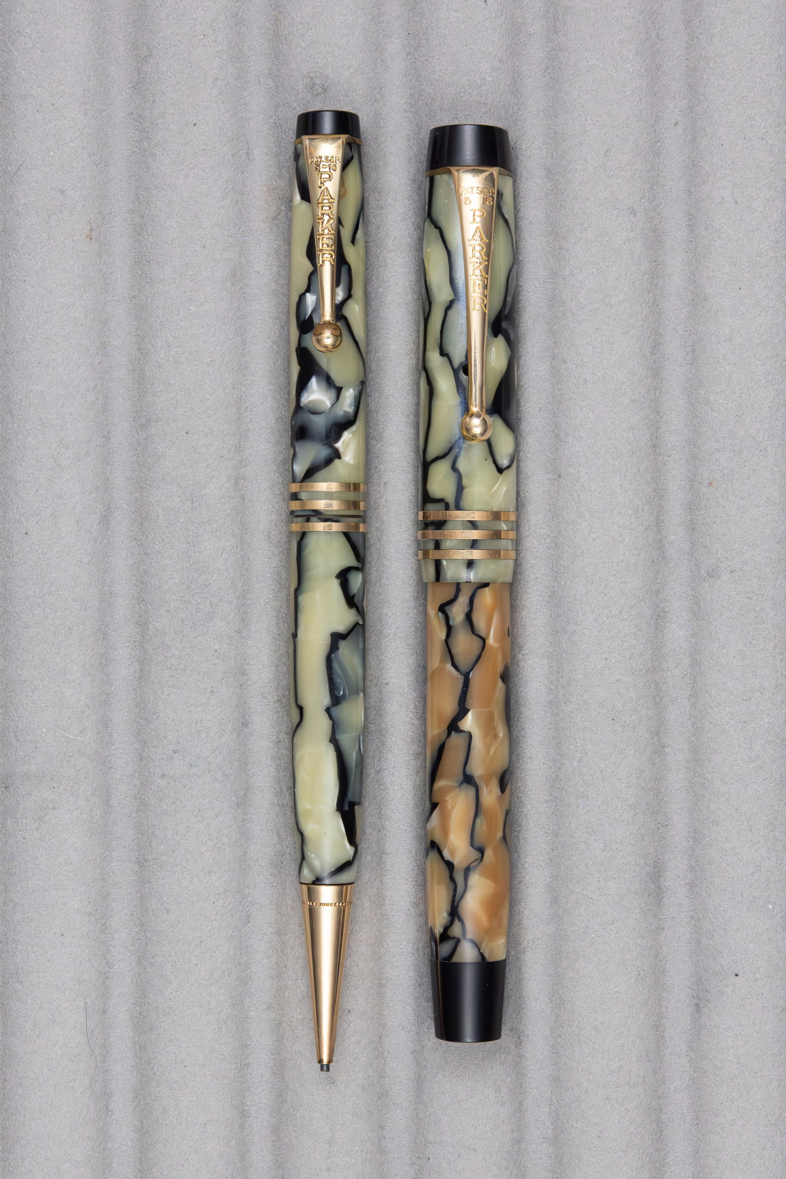 Parker Duofold Juniorette Black and Pearl Fountain Pen Set (1 of 2)