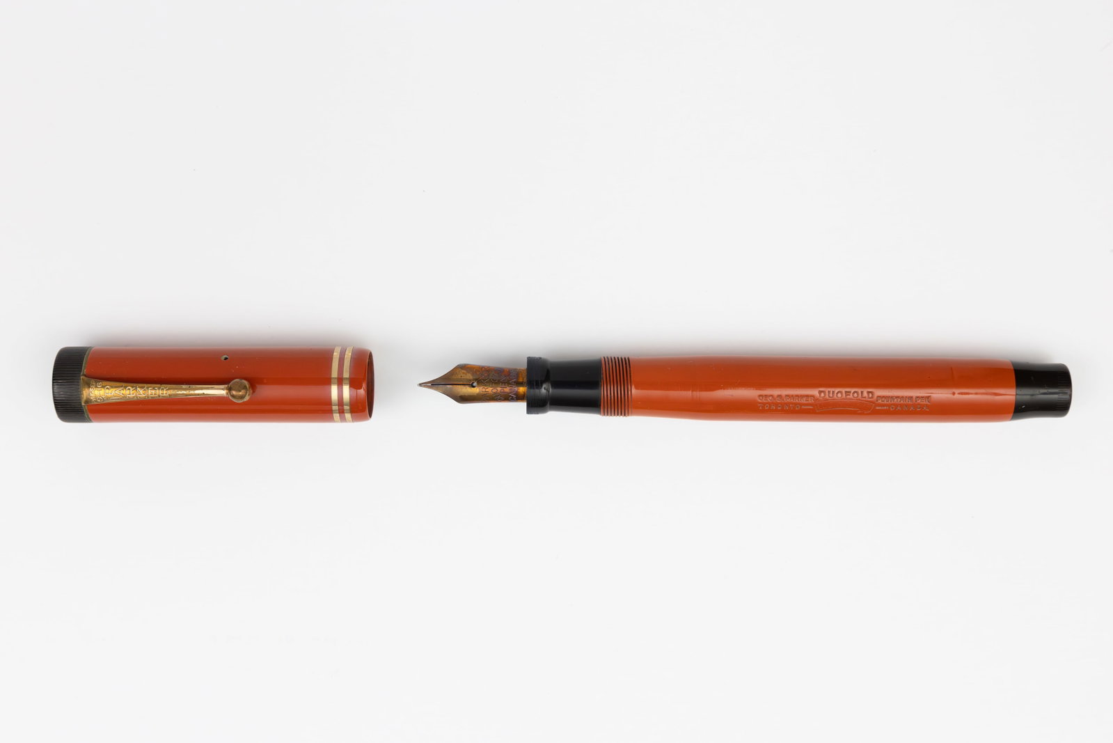 Parker Duofold Flattop Senior Red Permanite Double Band Fountain Pen - 2