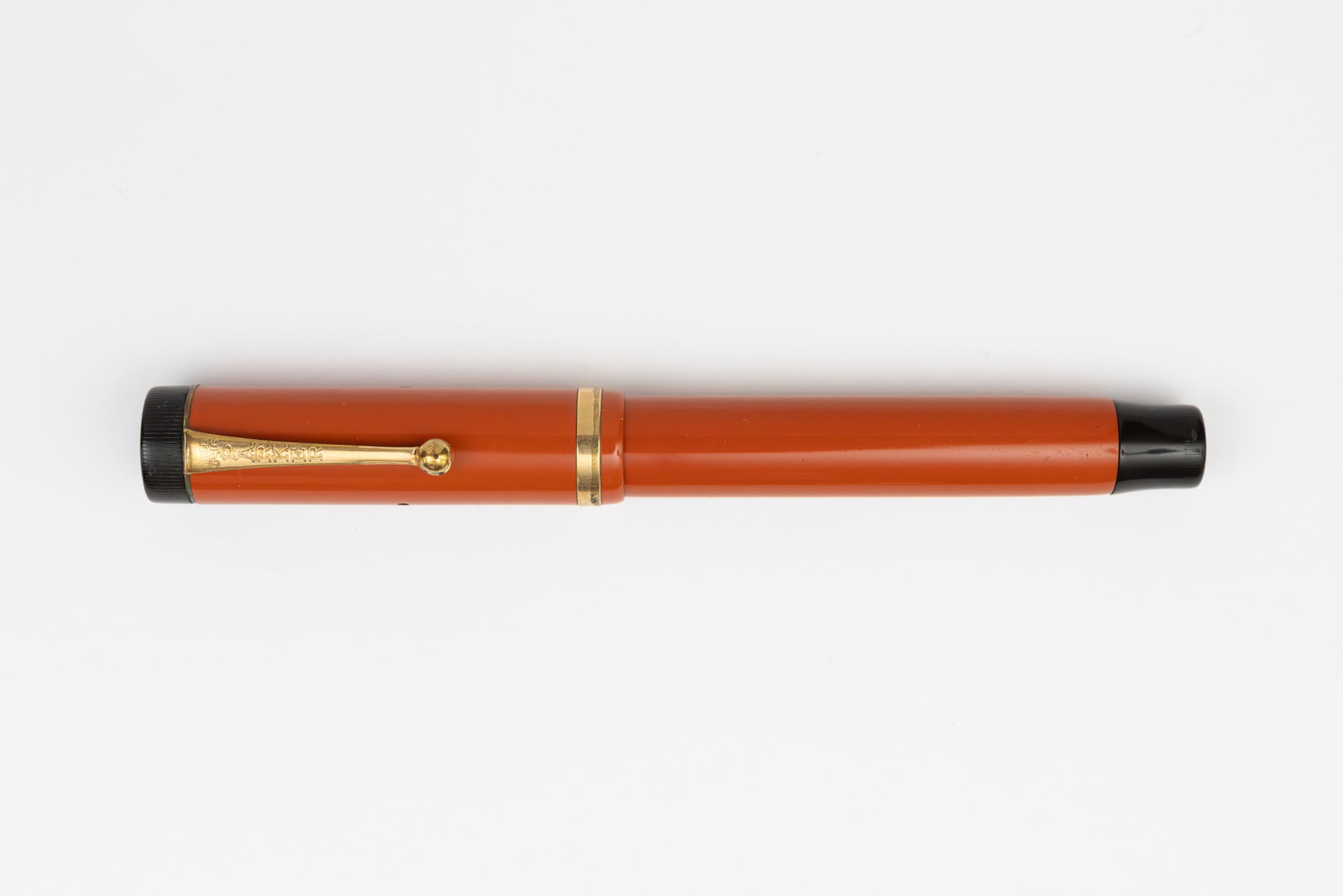 Parker Duofold Flattop Senior Red Permanite Single Band Fountain Pen (1 of 3)