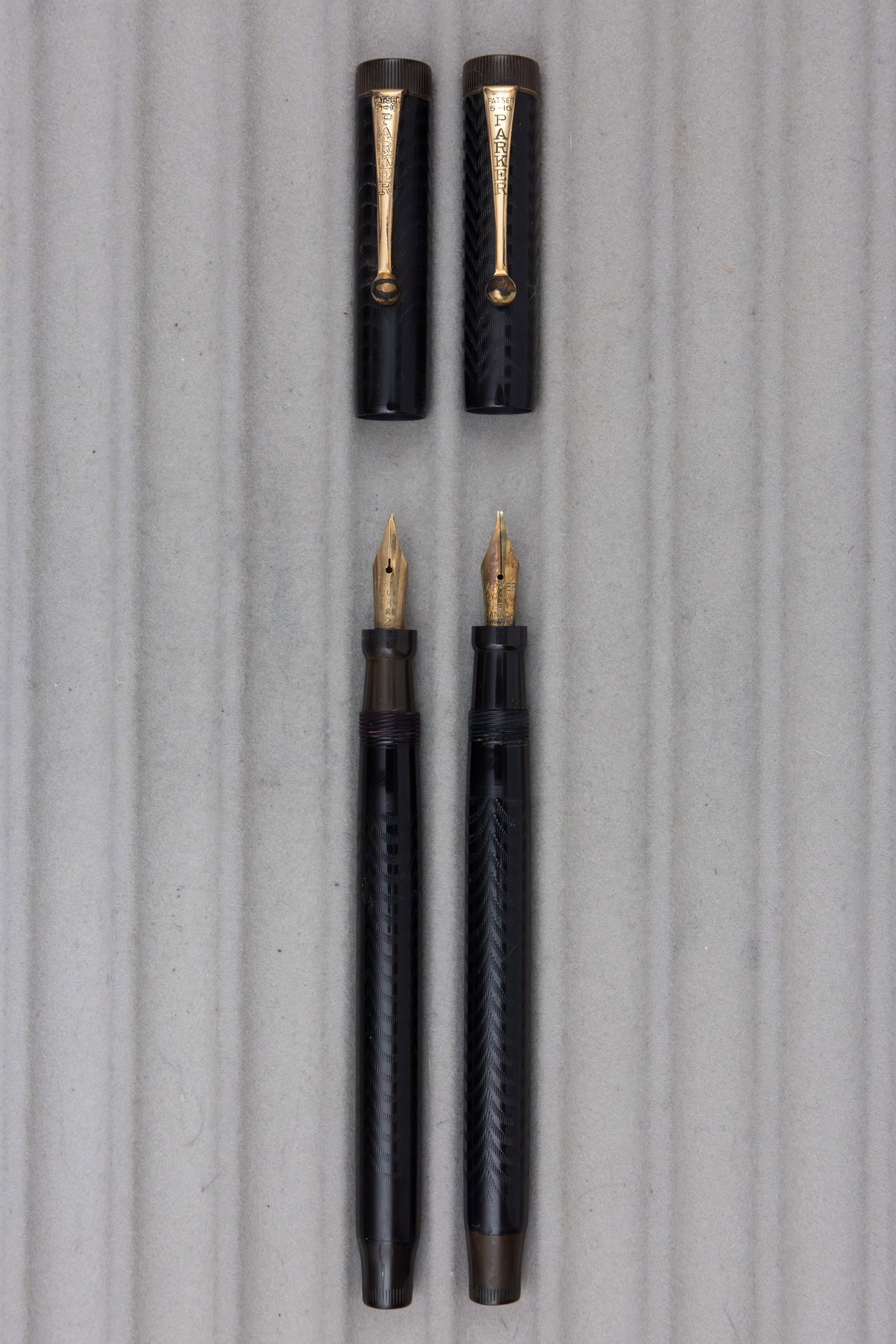 Parker 20 1/2 Lucky Curve Black Chased Fountain Pens, Flexible Nibs - 2