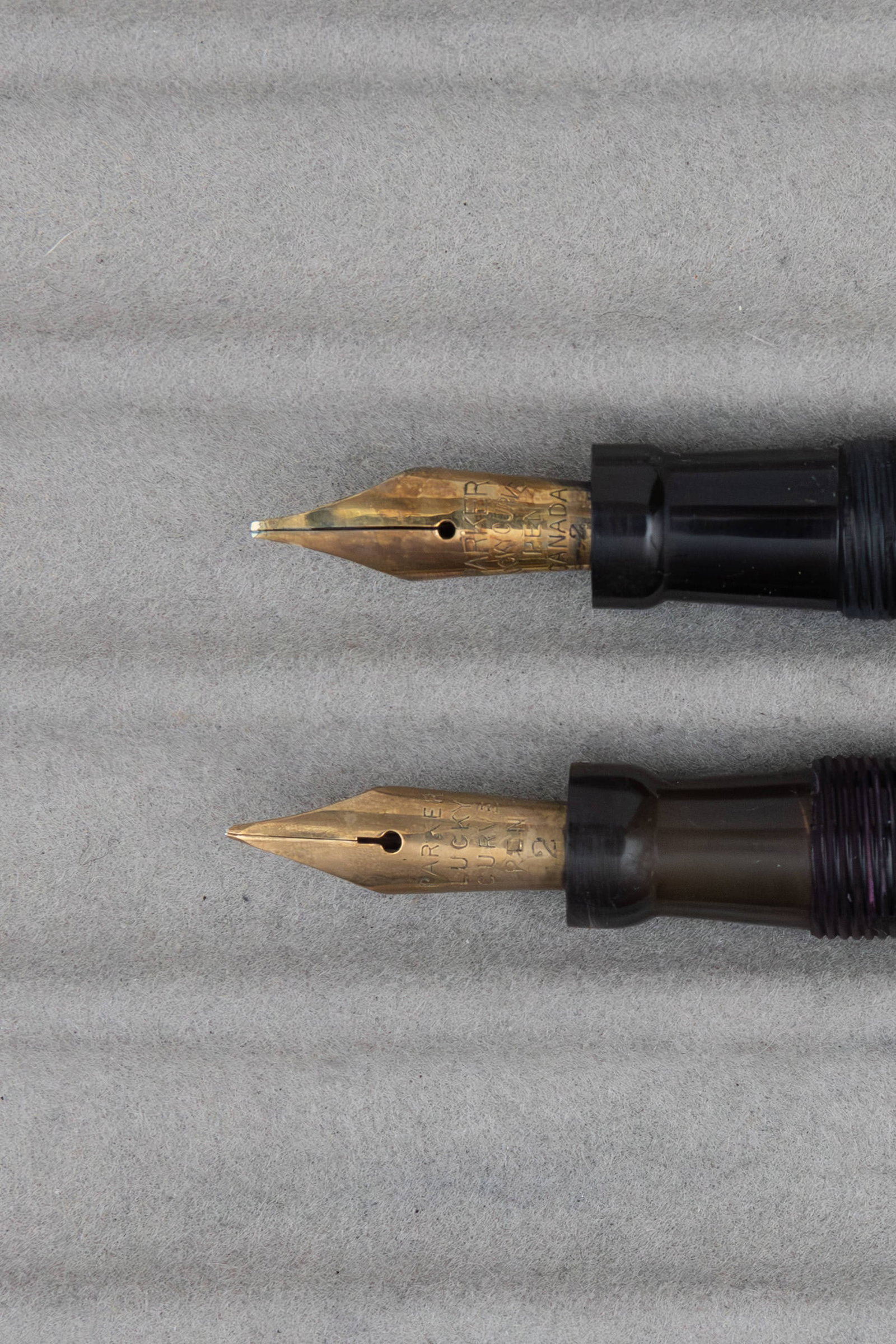 Parker 20 1/2 Lucky Curve Black Chased Fountain Pens, Flexible Nibs - 3